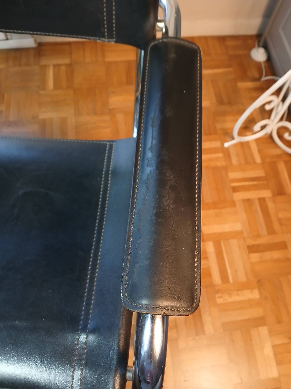 Black leather cantilever chair with chrome steel – Modernist design