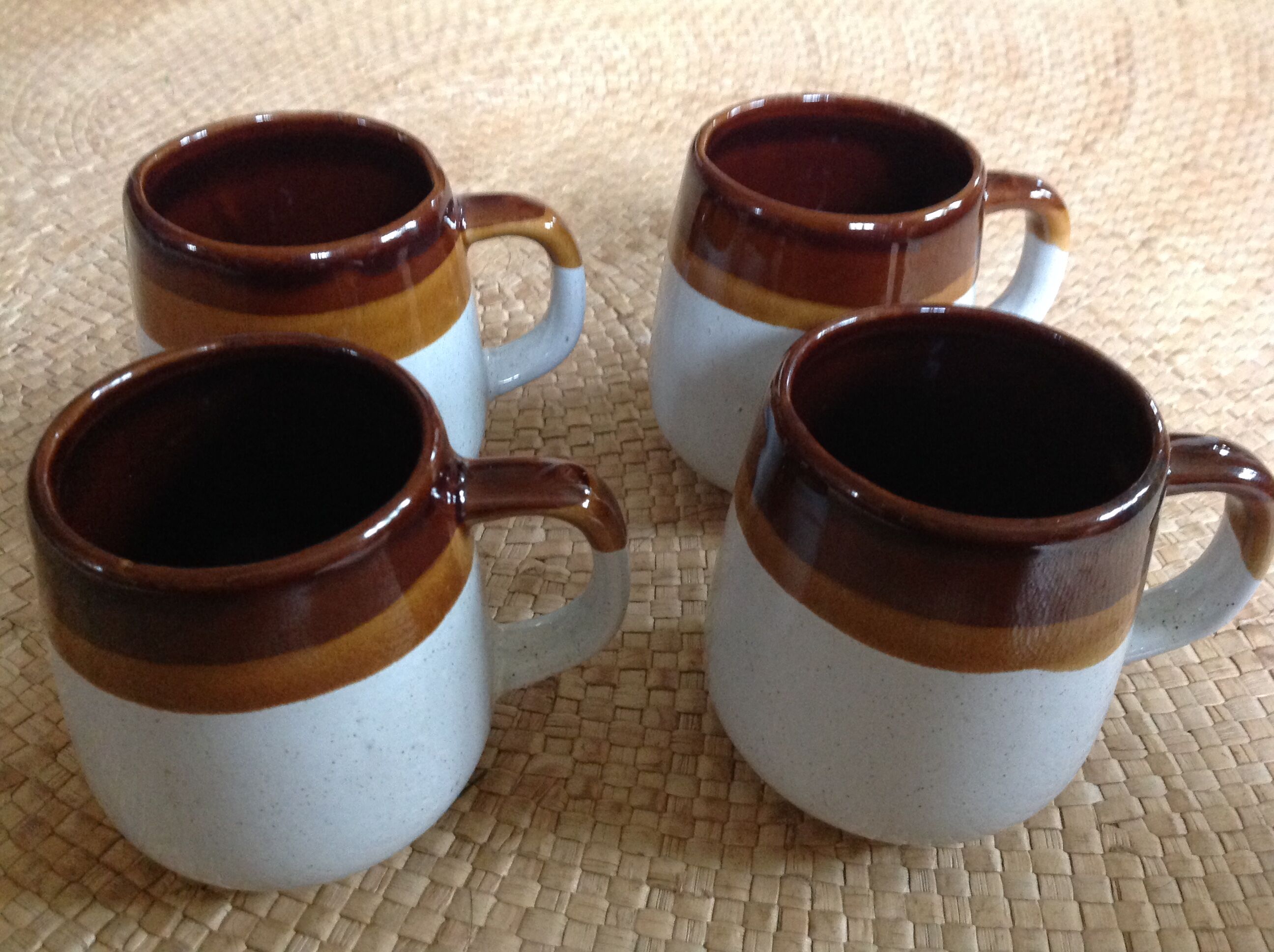 Lot of 4 mugs