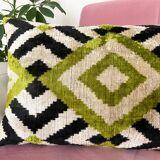 Coussin velours Ikat losanges vert