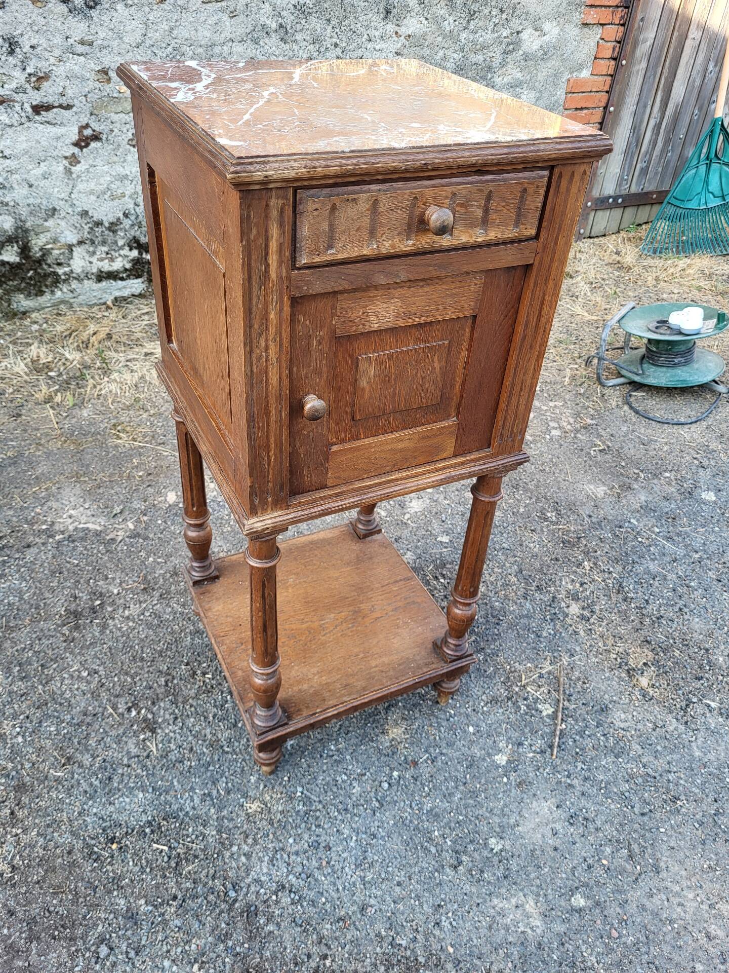 Table de chevet