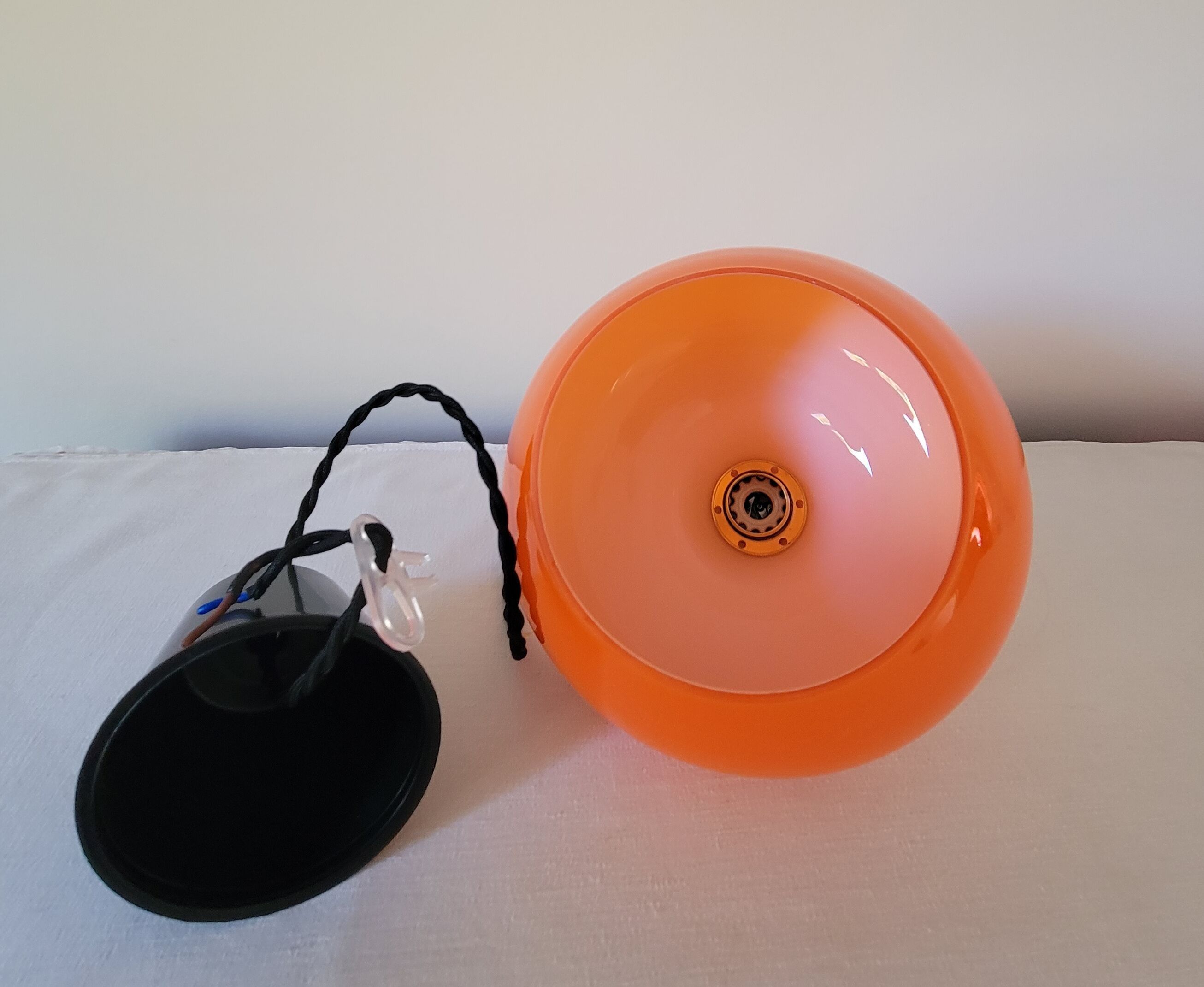 Orange opaline suspension