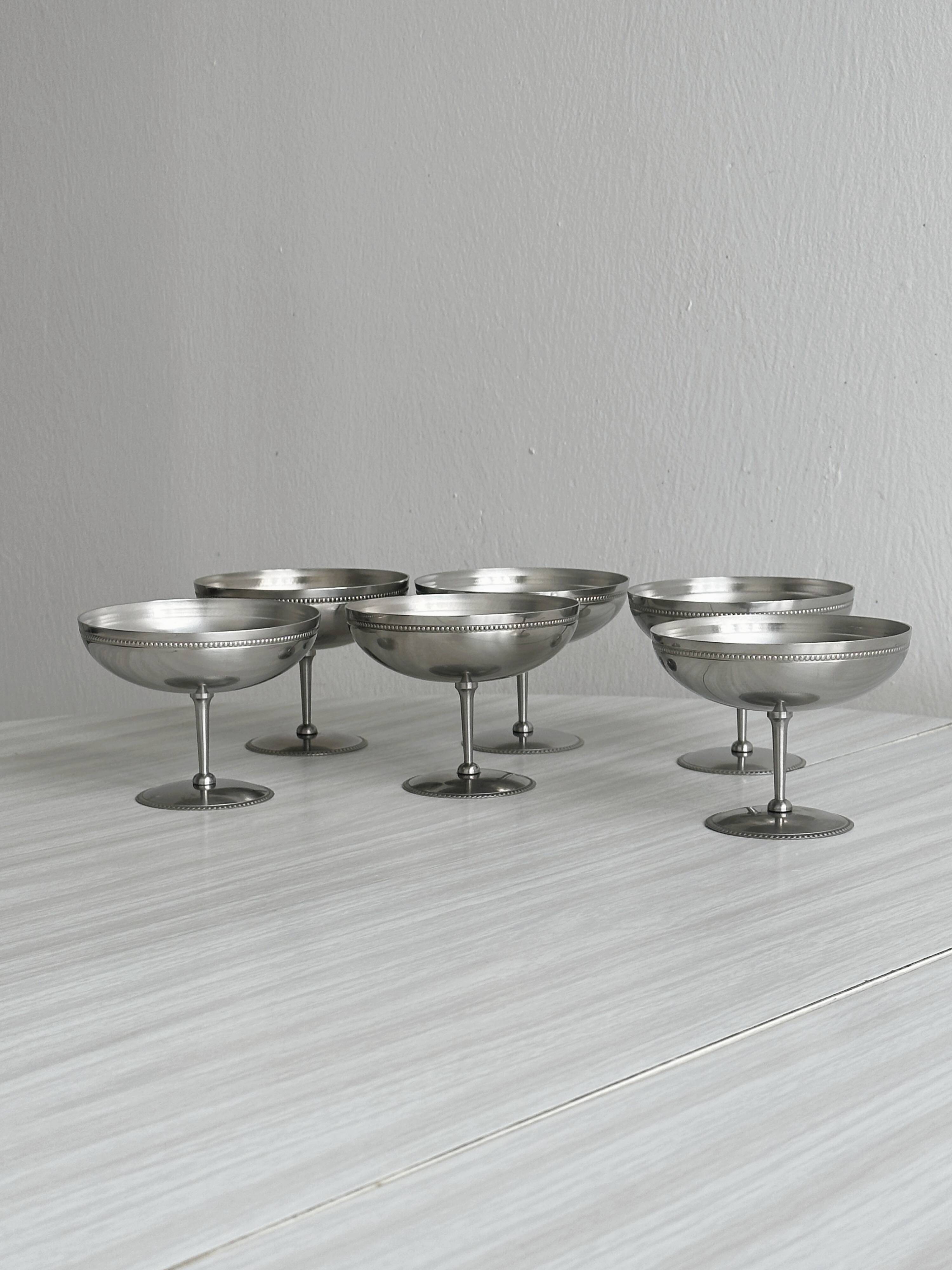 6 shiny metal cups with pearl rim