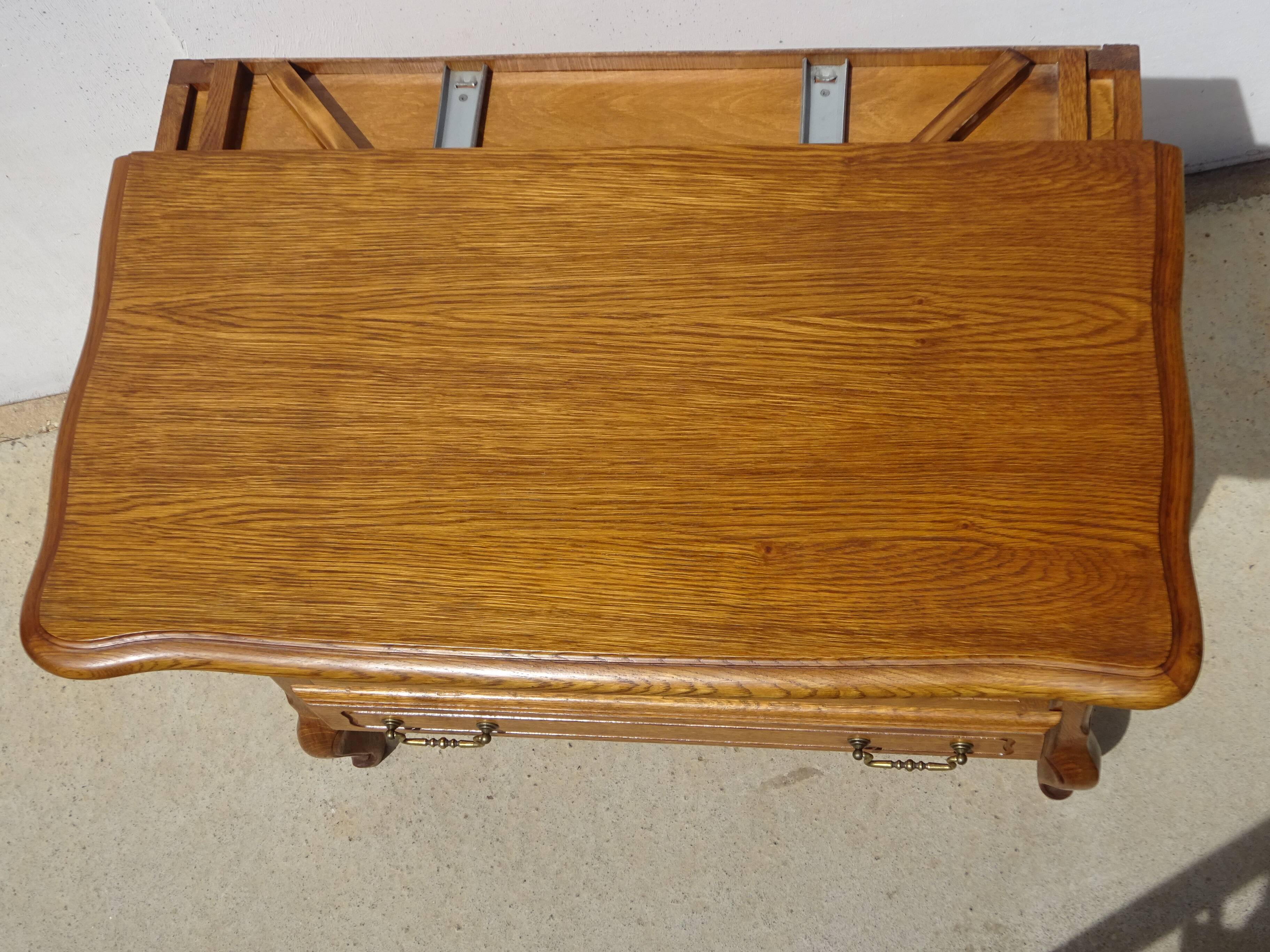 Oak TV unit with a rotating top