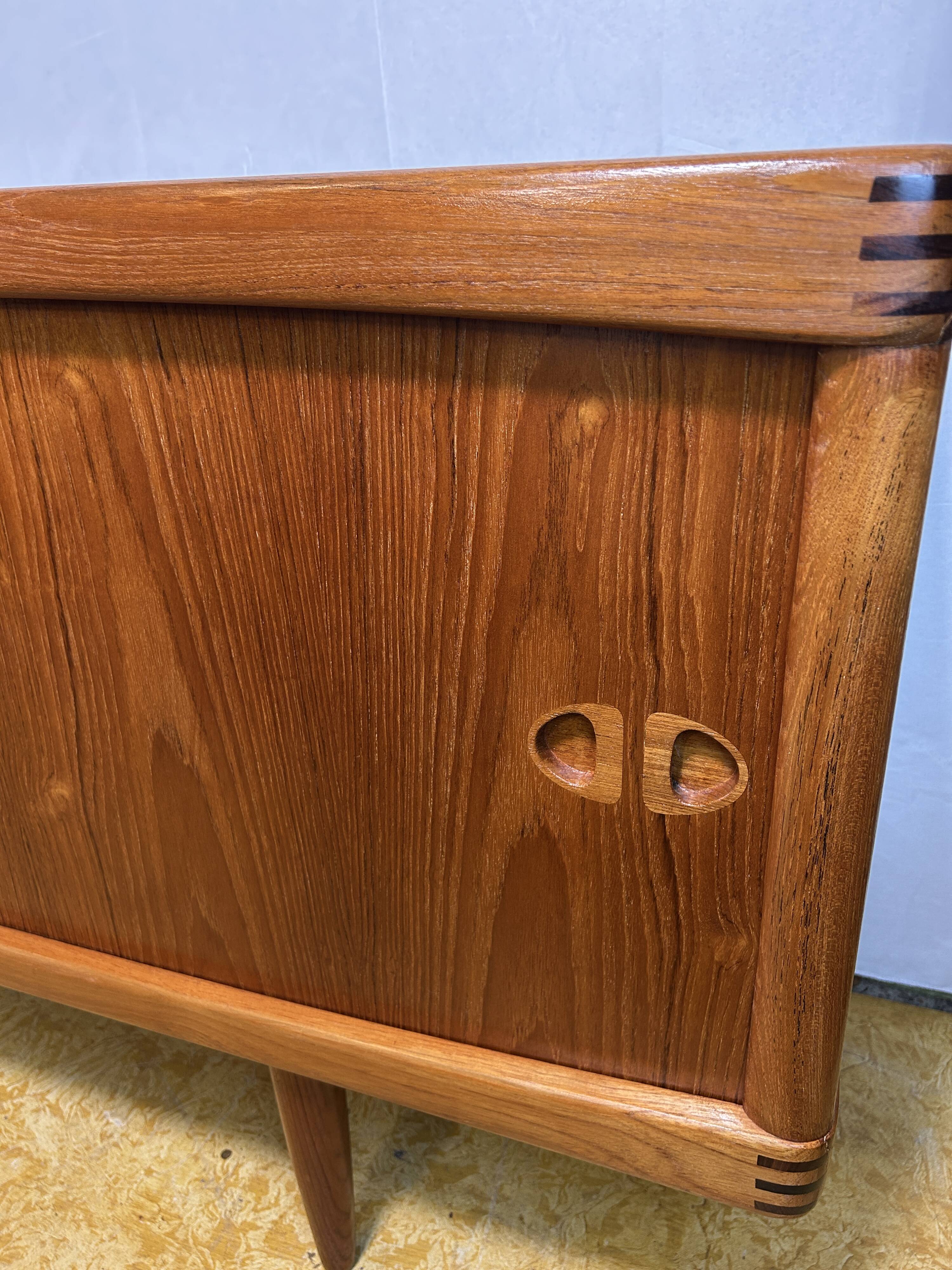 Danish Mid-Century Retro Vintage Teak Sideboard by Bramin – Design