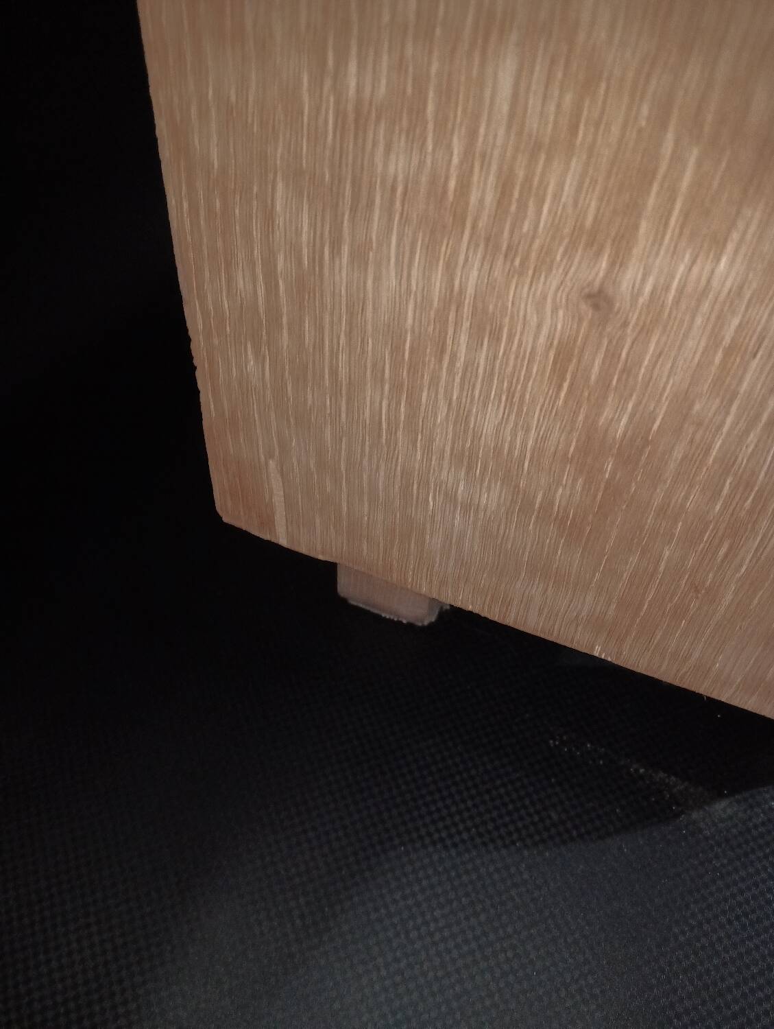 Small vintage piece of furniture in oak and oak veneer, completely stripped