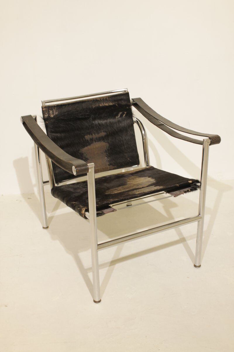 LC1 armchair with reclining backrest, model B301 by Le Corbusier - no. 412