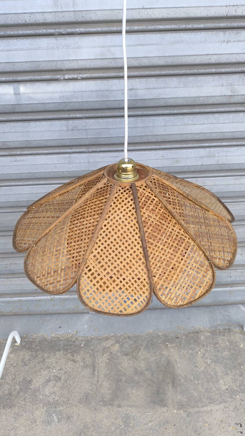 Vintage wicker flower pendant light