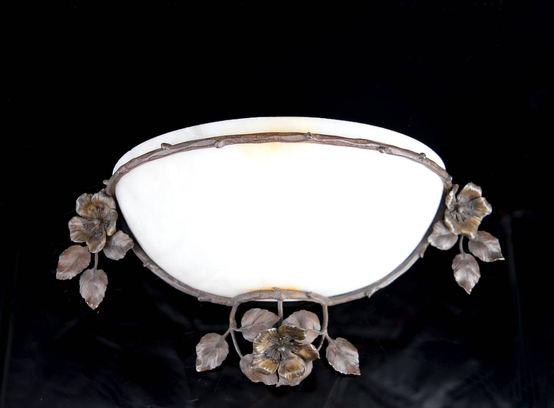 Art Deco wall sconce, wrought iron and alabaster – France, circa 1920