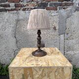 Table lamp in turned wood