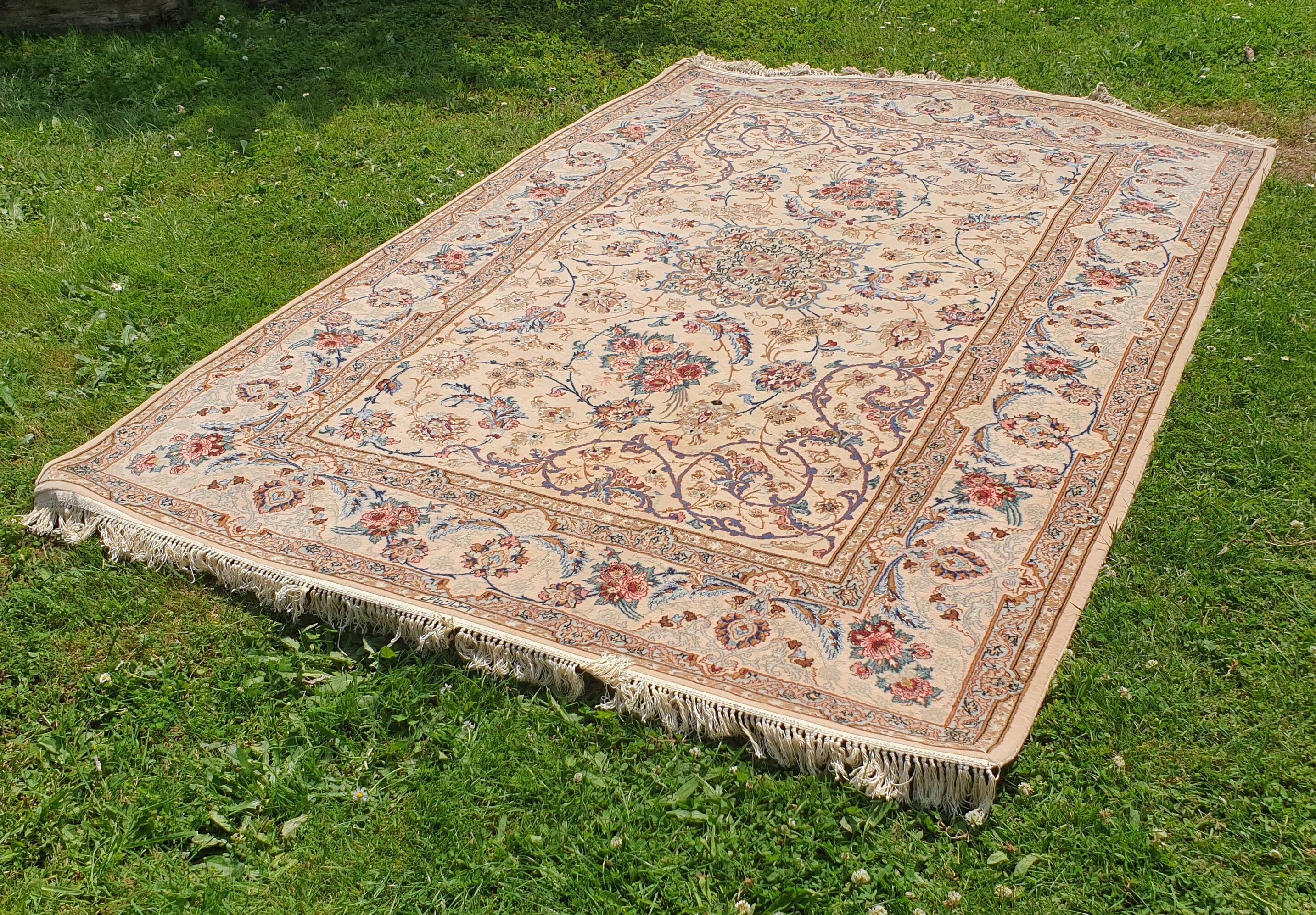Vintage Isfahan Rug, Rug, carpet 225x150cm (7.4x4.9 ft) Floral Pattern