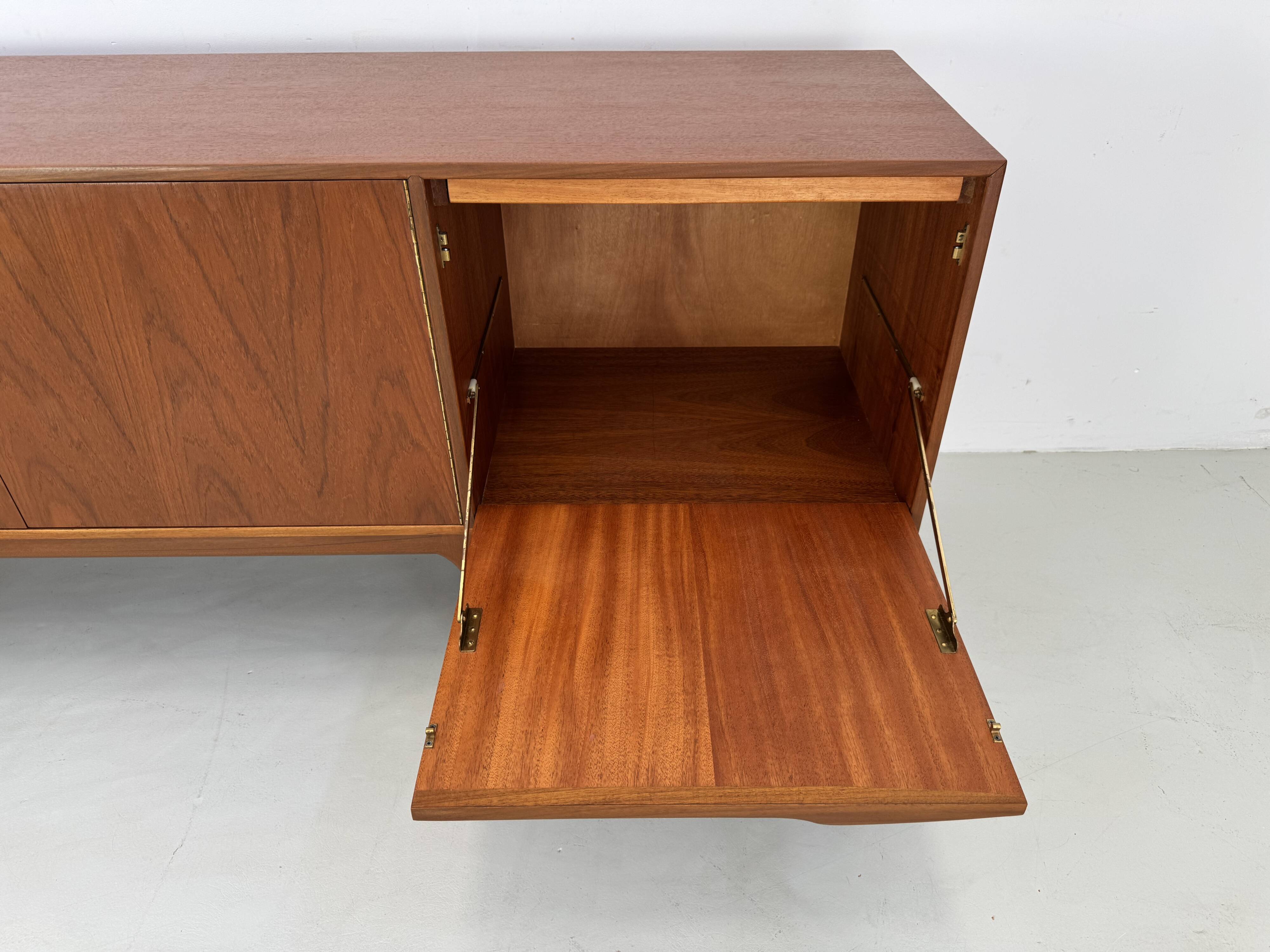 Buffet vintage de McIntosh, design de T. Robertson des années 1960