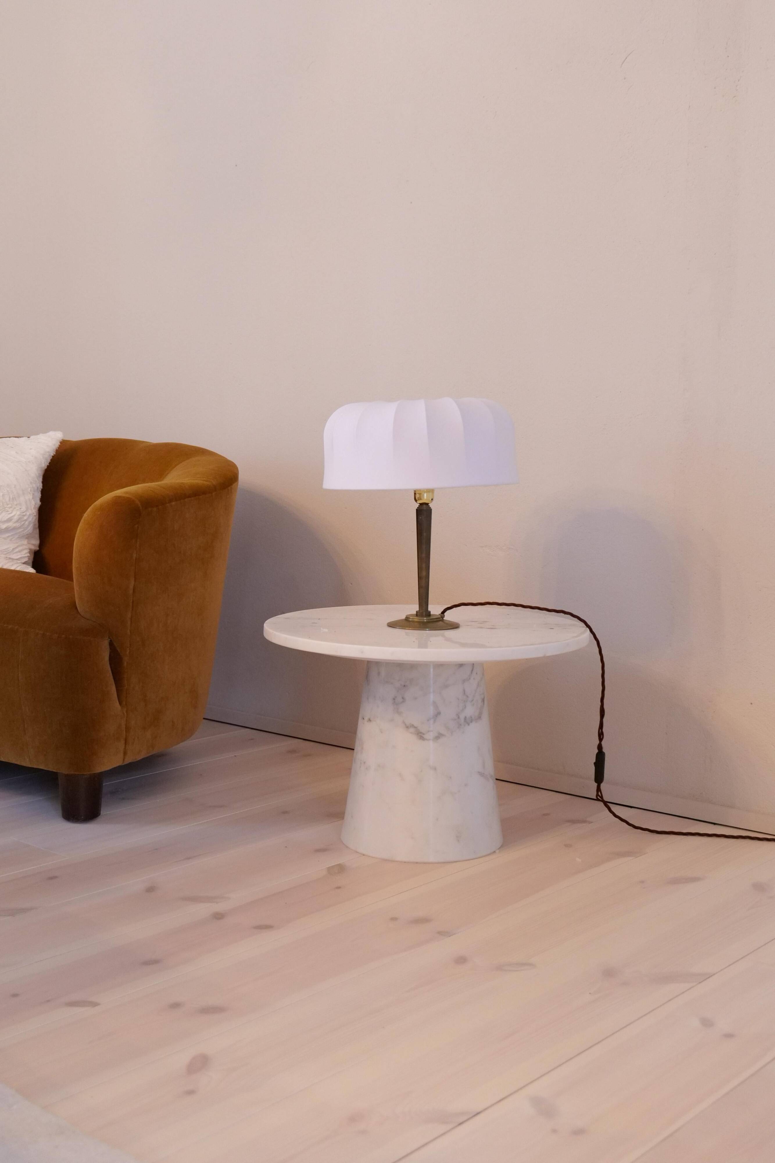 Art Deco bronze table lamp sculpture made in Sweden, 1930s.