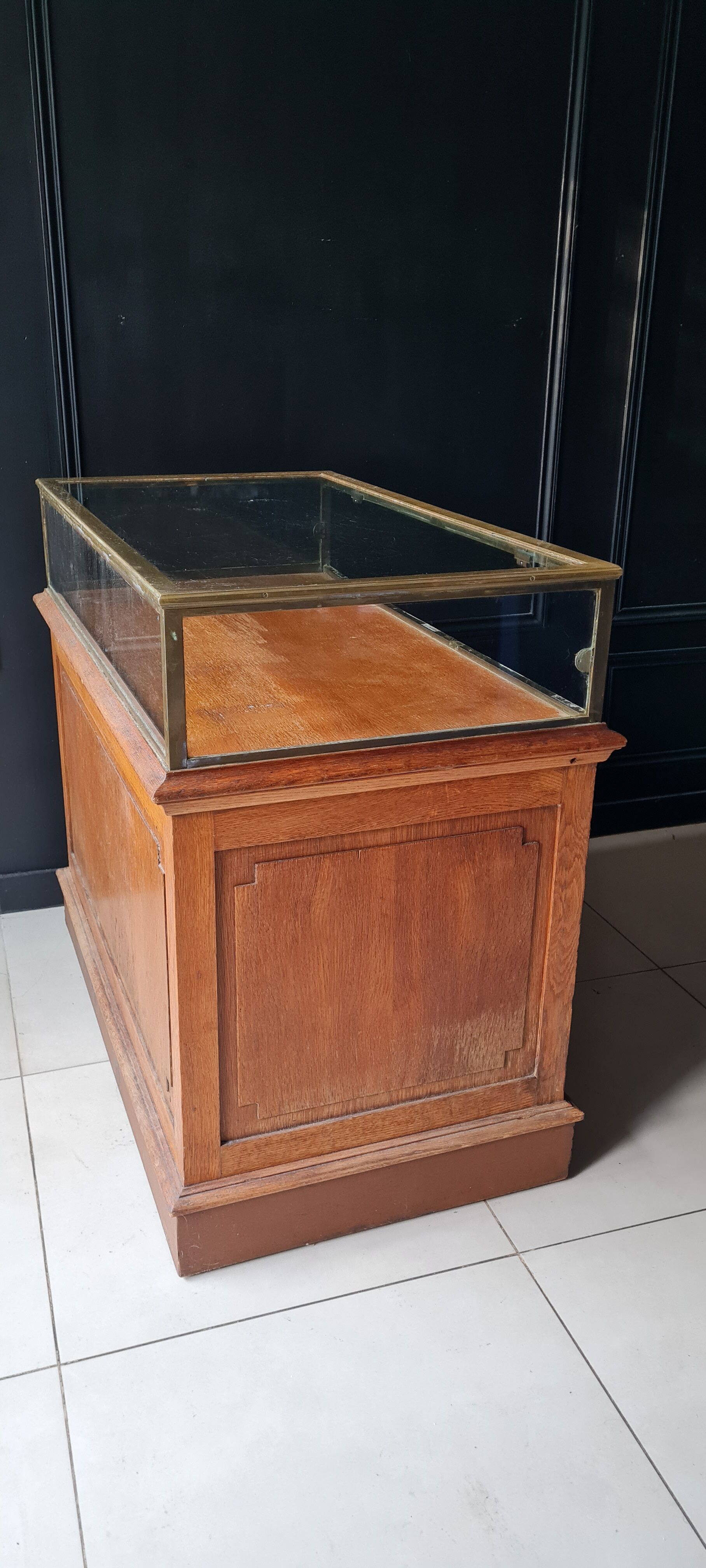 Showcase furniture