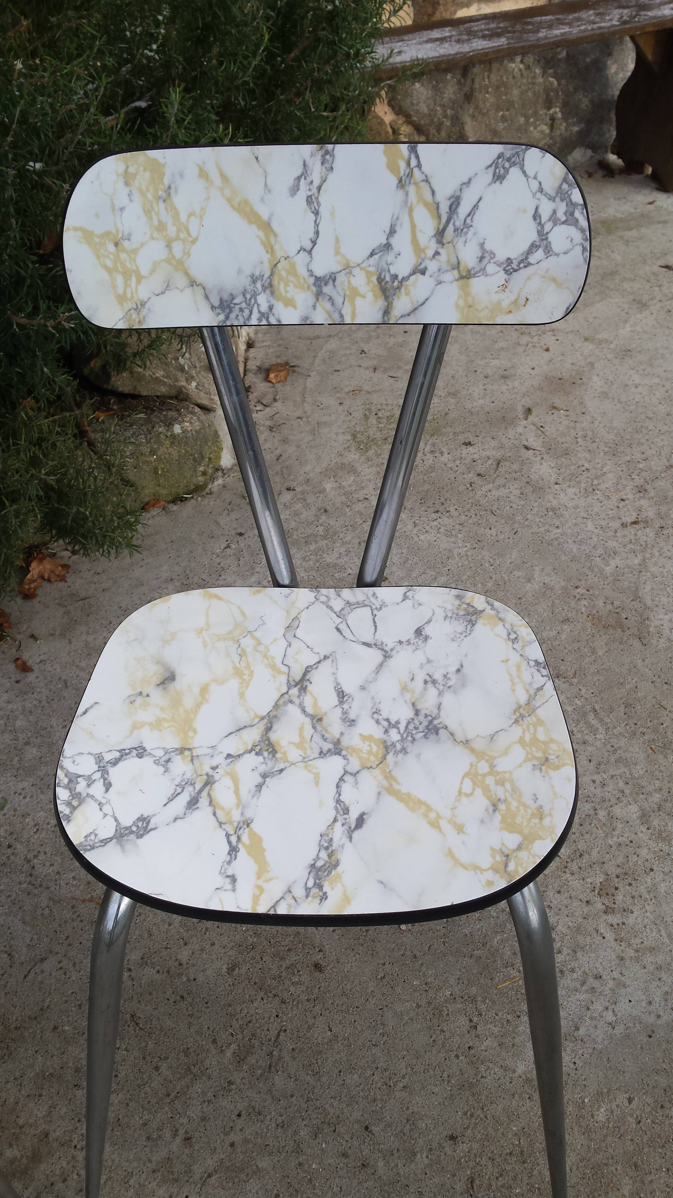 Formica table and 6 chairs