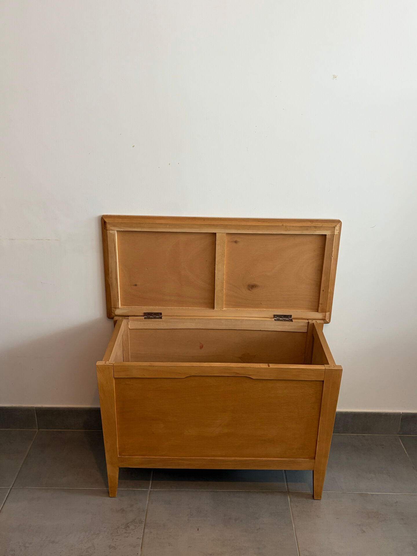 Vintage toy chest La Samaritaine