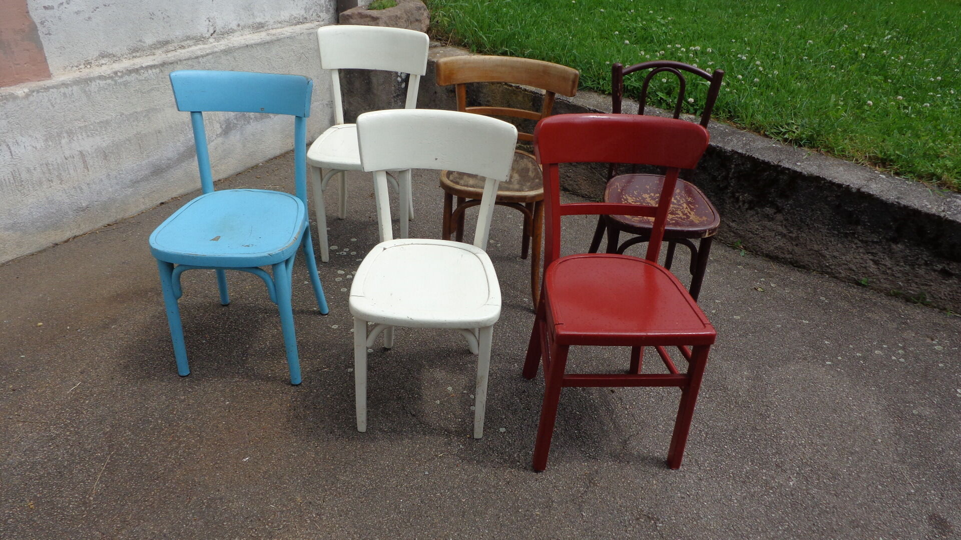 6 chaises bistrot peintes