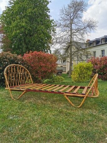 Rattan basket bed or bench