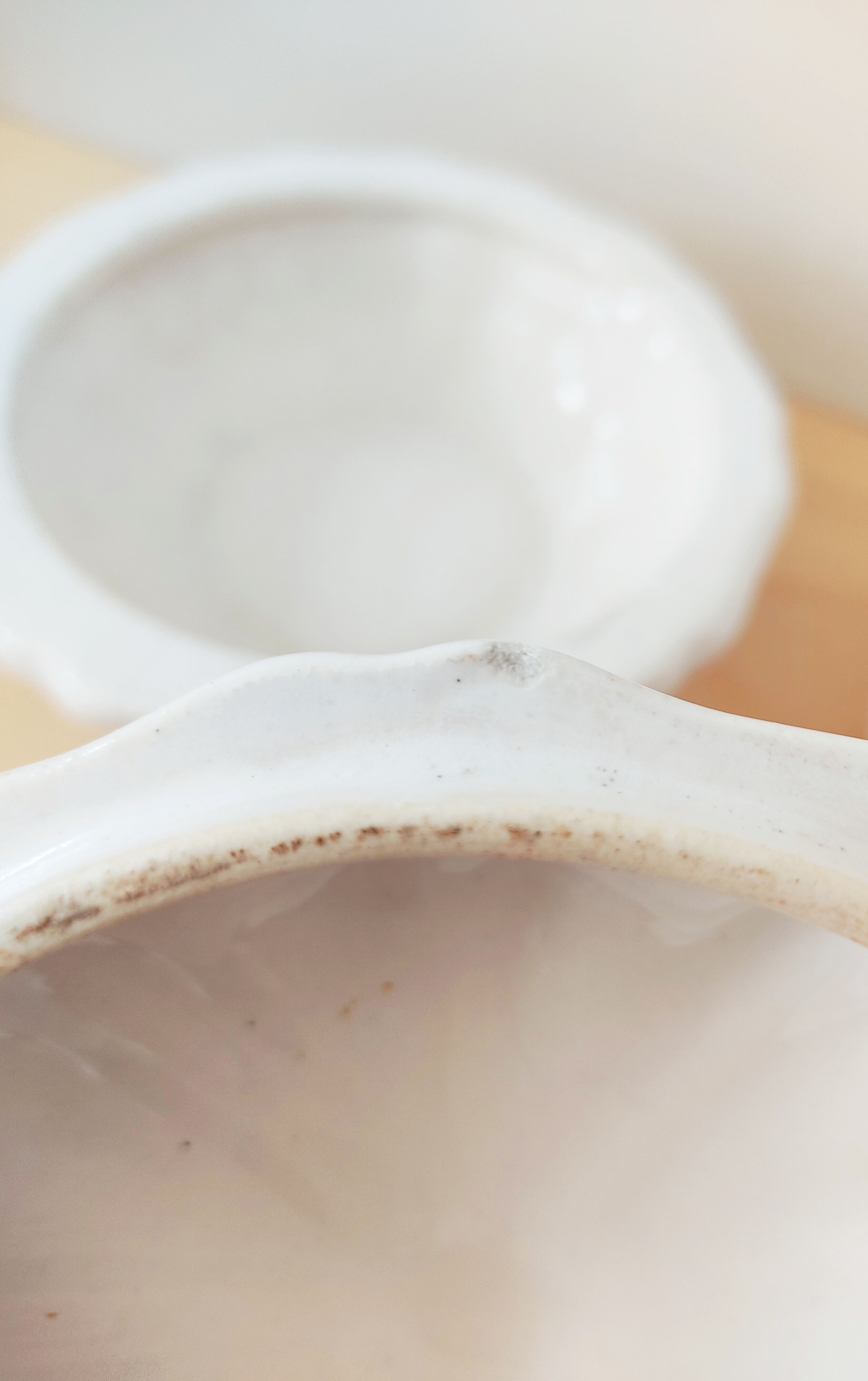 Delft ribbed earthenware box