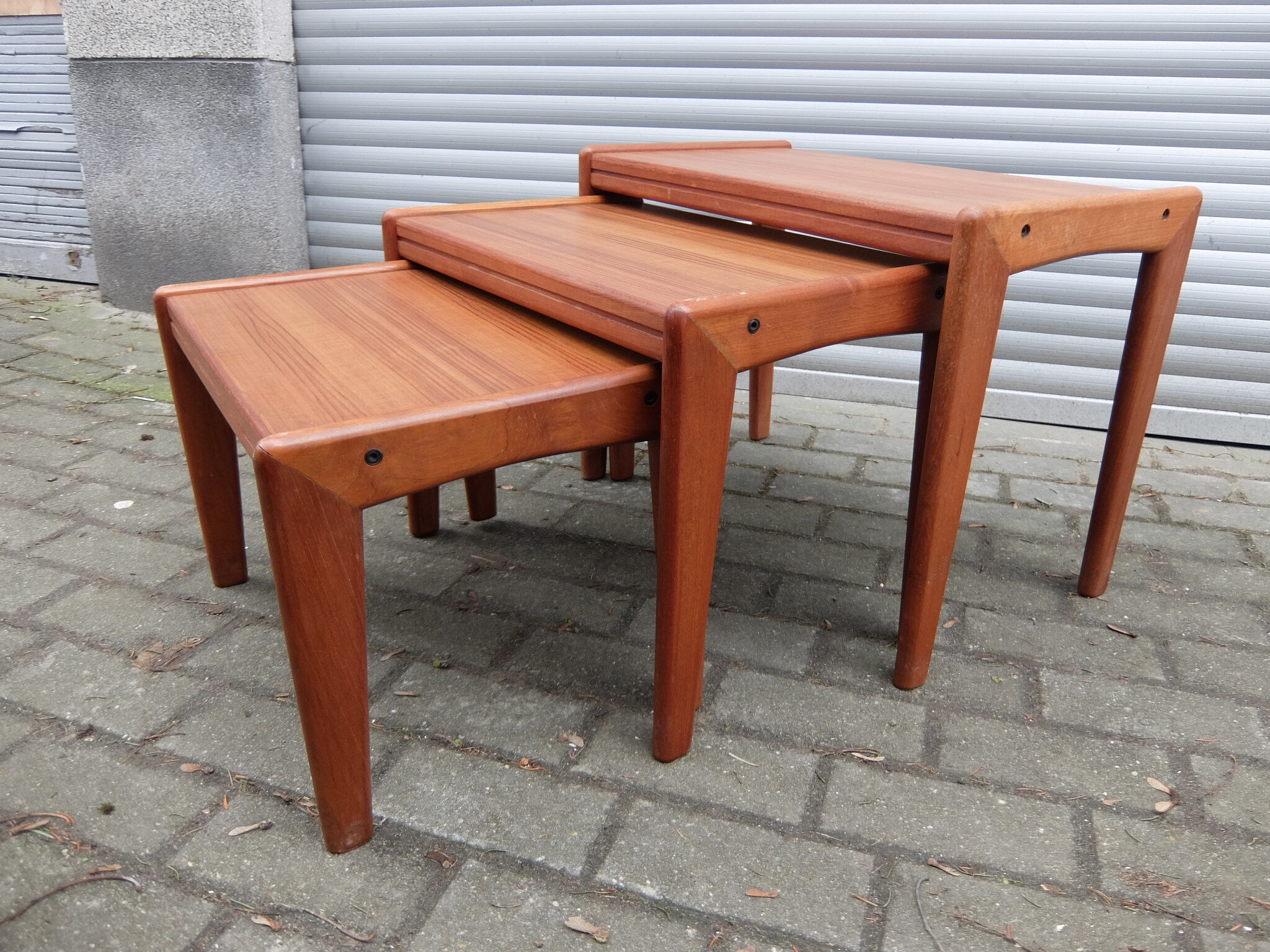 Gplan pull out tables
