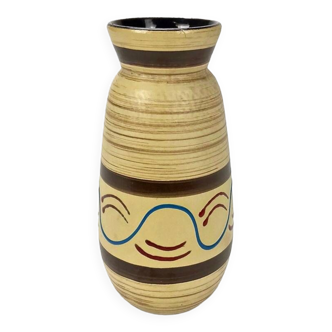 Vase ivoire strié tendance ethnique des années 60