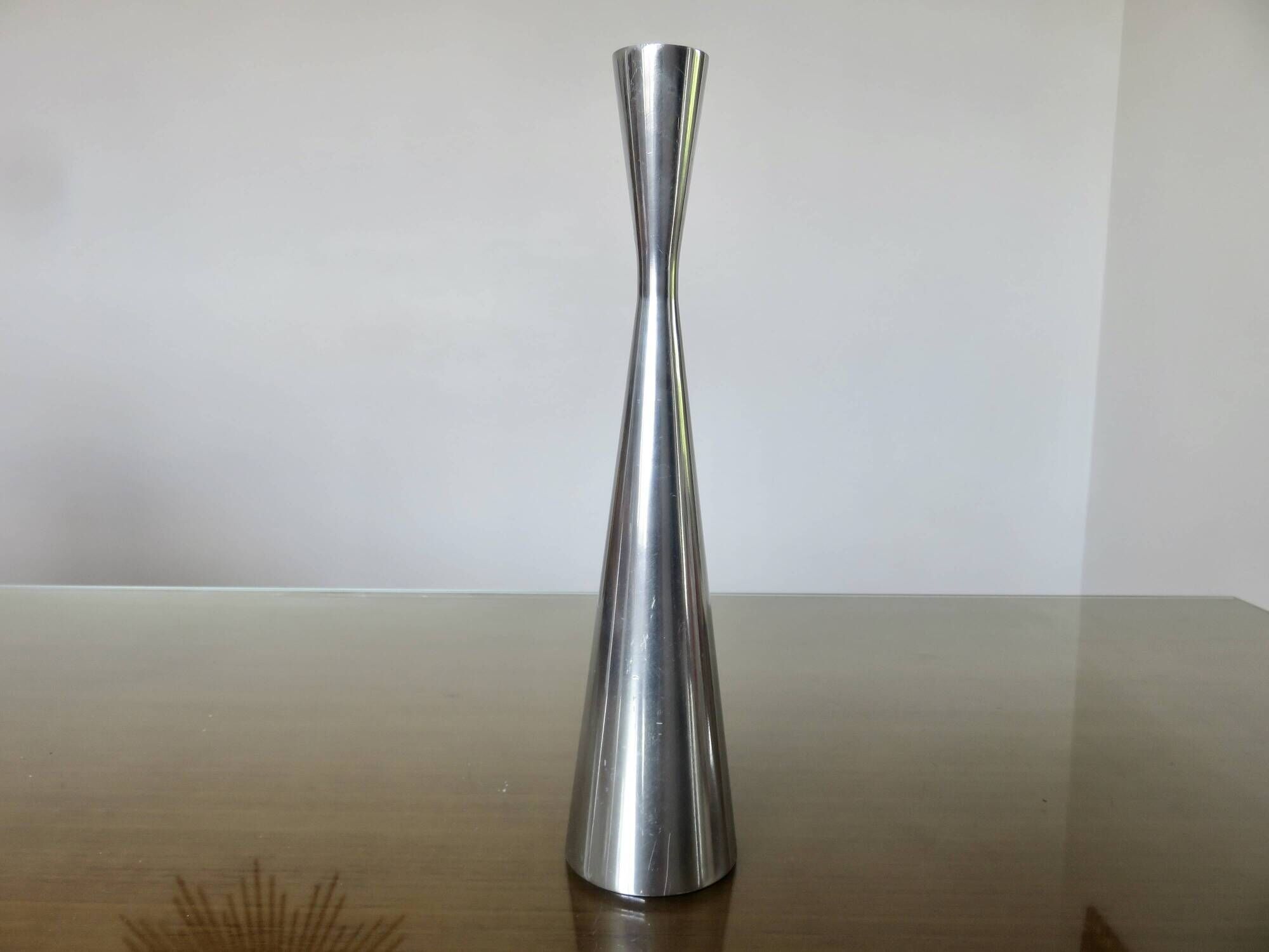 Series of 3 Scandinavian "diabolo" candlesticks in aluminum 1970