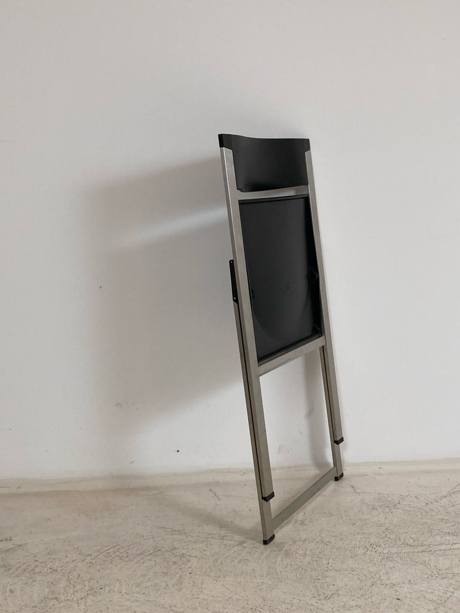 Chaises P08 pliantes par Justus Kolberg pour Tecno 1991