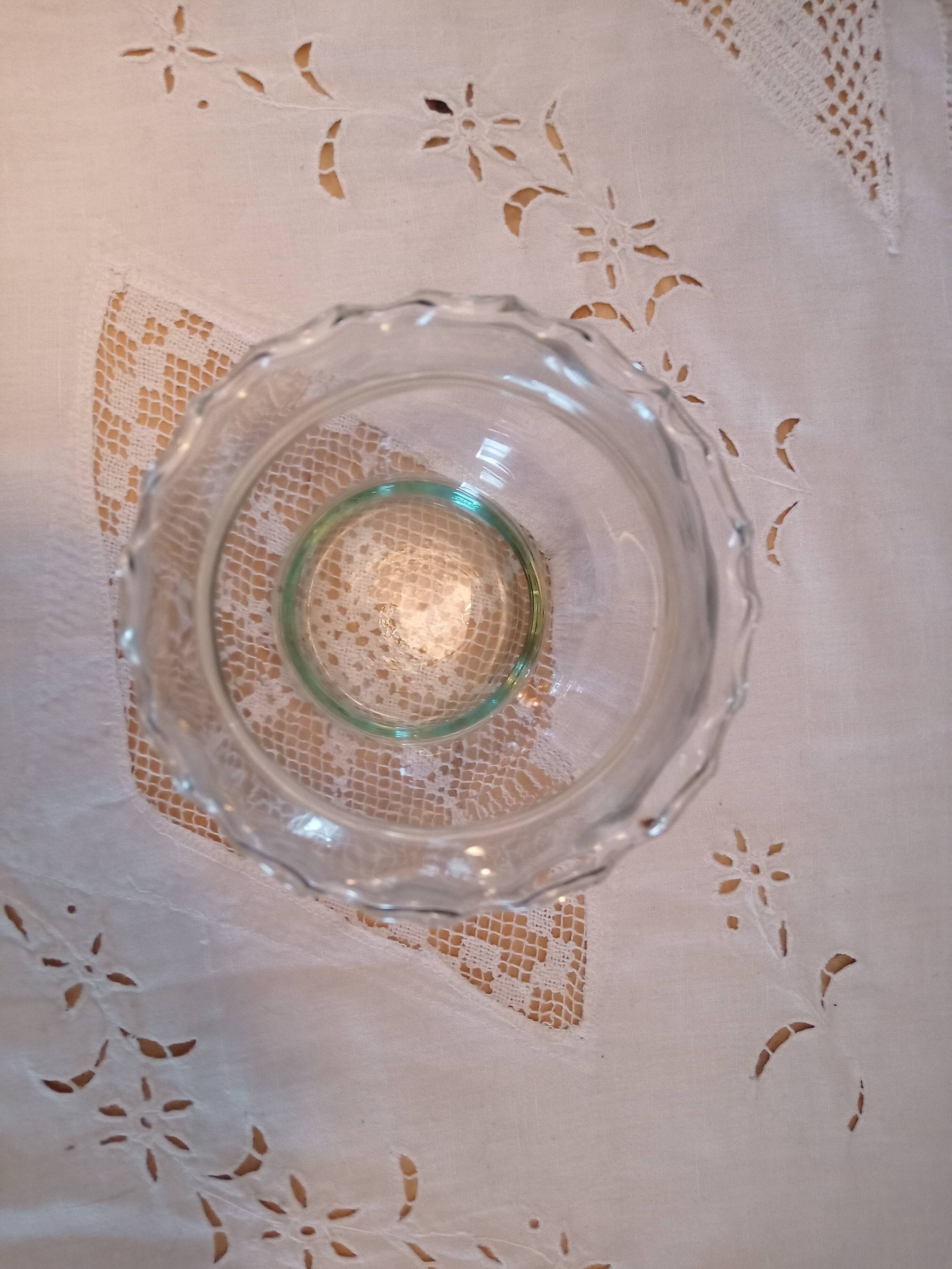 Vase ball cast glass corrugated collar