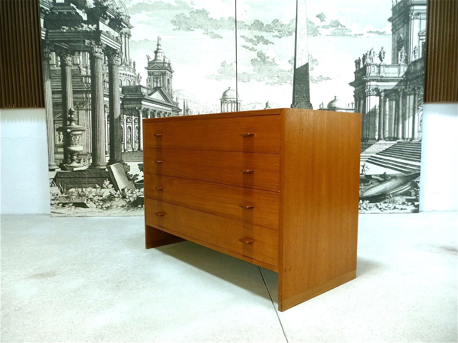 Commode en teck RY16 par Hans J. Wegner pour Ry Møbler, Danemark