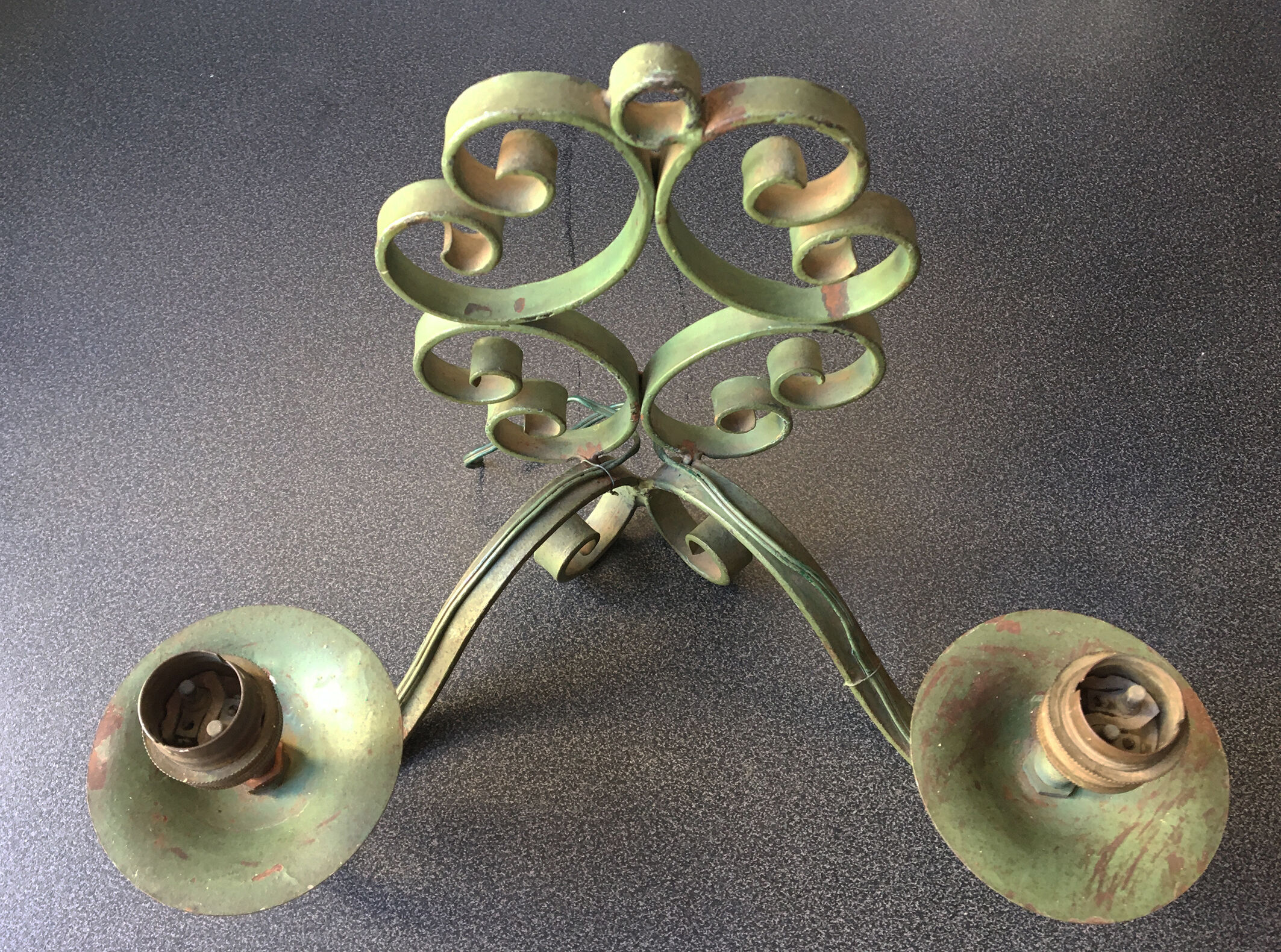 Wall lamp 40s in wrought iron