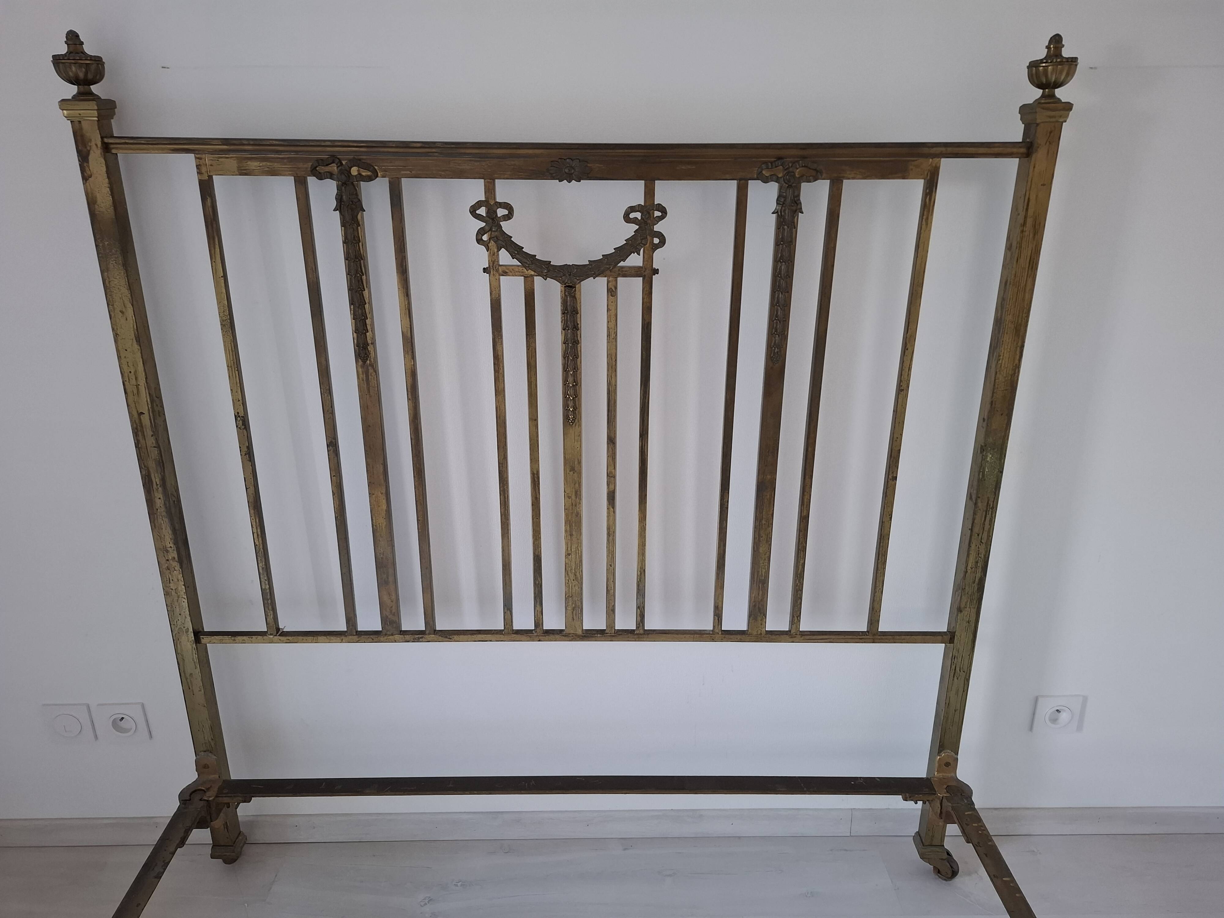 Bed Louis XVI in brass and bronze