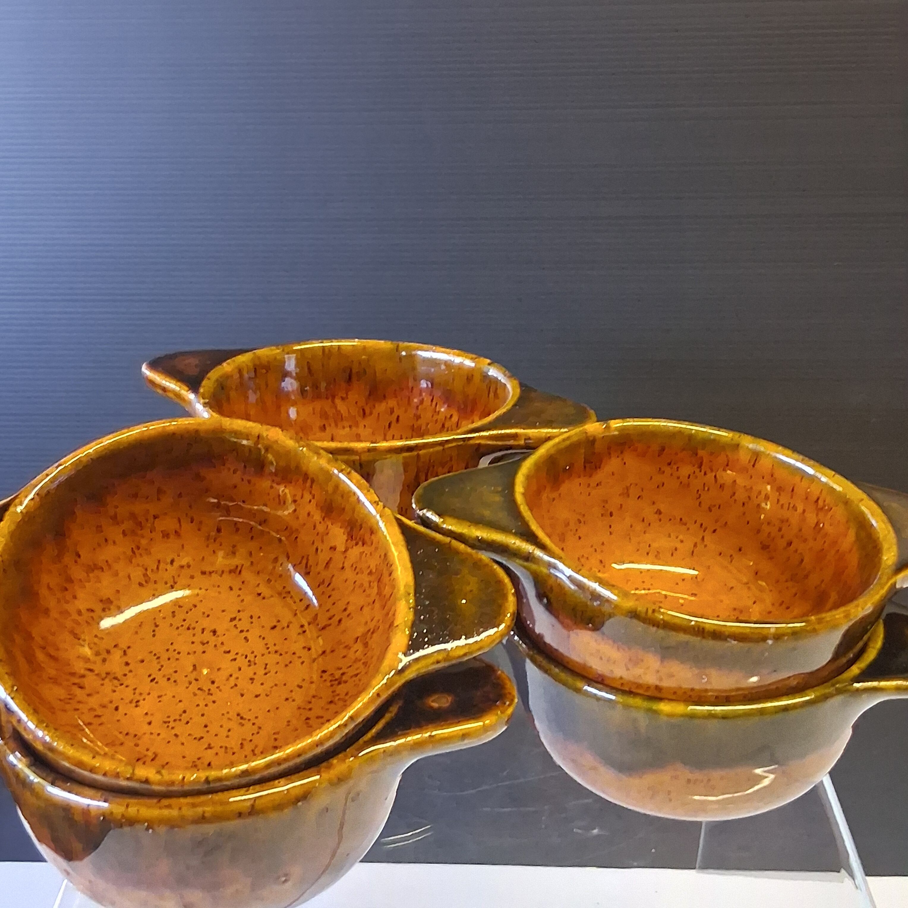 Set of 6 ear bowls in stoneware in very good condition.