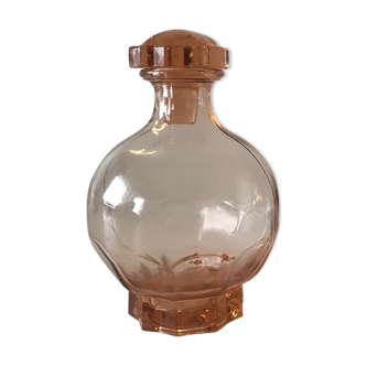 Carafe en verre rose