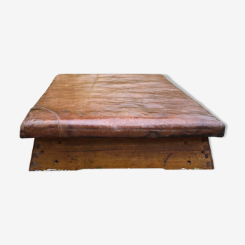 Vintage leather gymnastics table/mat