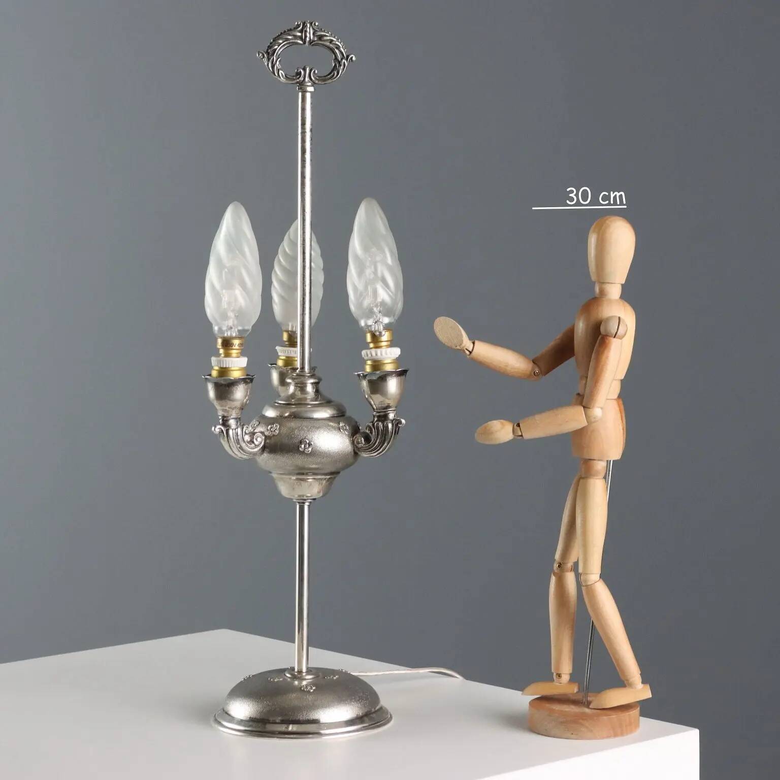 Antique Florentine lamp in silver with floral decoration, Italy, 20th century