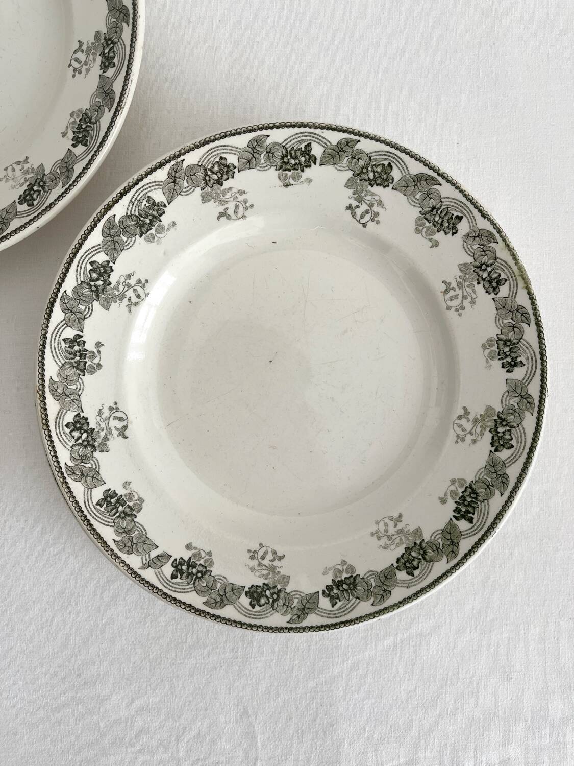 6 mismatched ironstone flat plates Murier Violetta