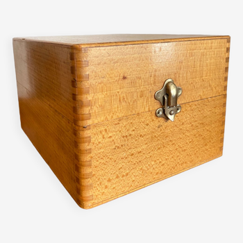 Old wooden plug box