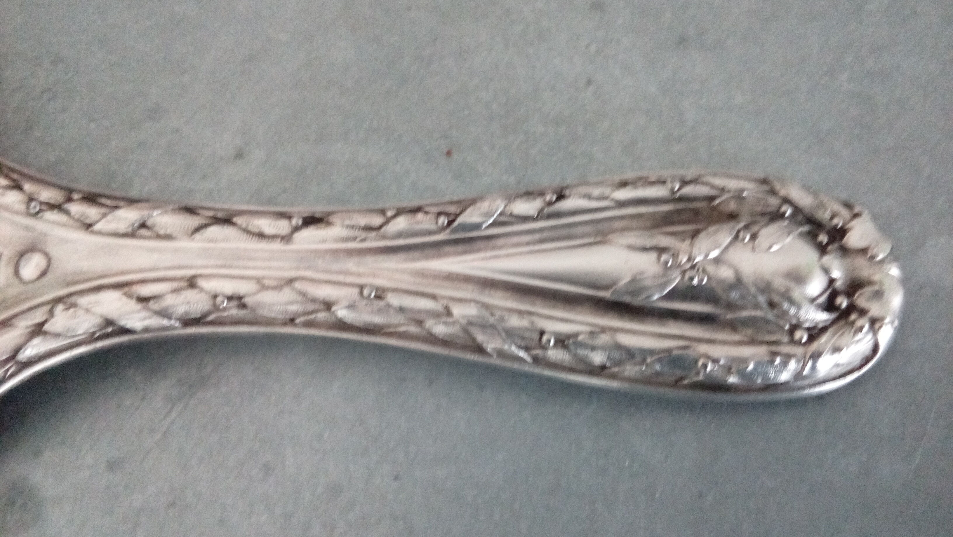 Pick-crumbs silver metal shovel