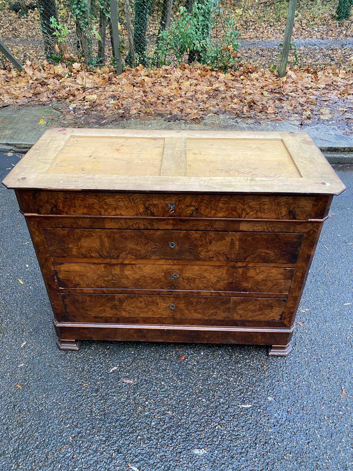 Commode vintage Louis Philippe en noyer massif du 19ème
