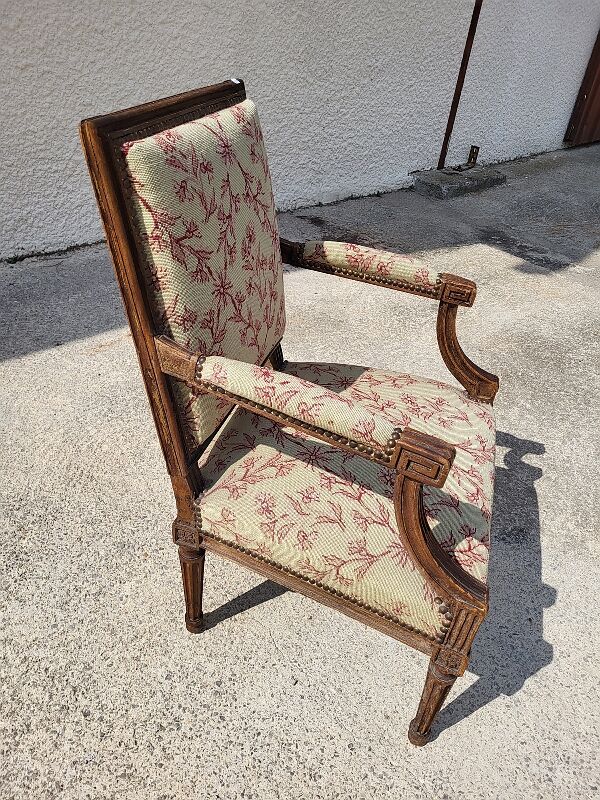 Armchair Louis XVI walnut of the XIXth century