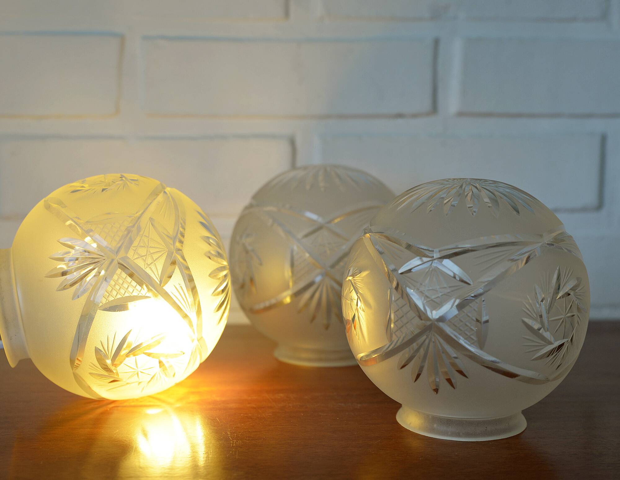Ensemble de 3 abat-jour vintage en cristal taillé, globes soufflés à la main, années 1960