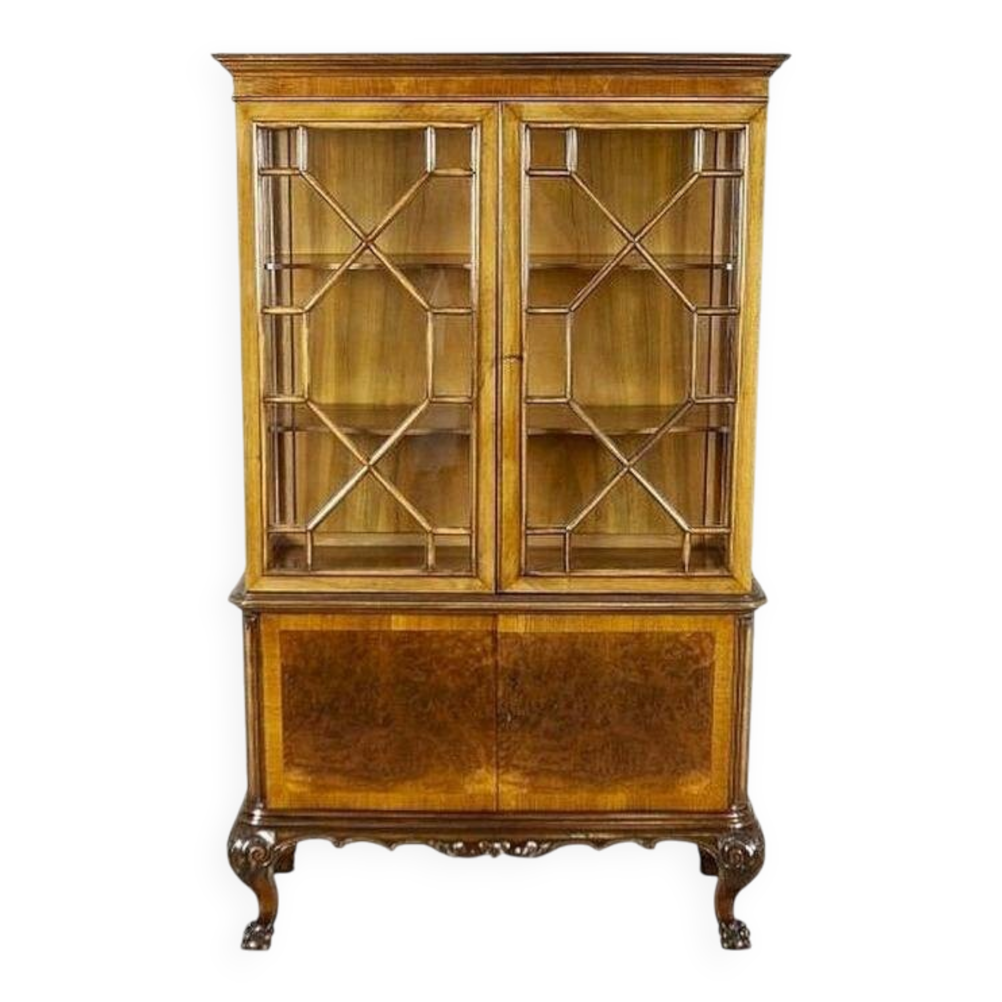 Vitrine en bois et placage d'acajou Chippendale, années 1930