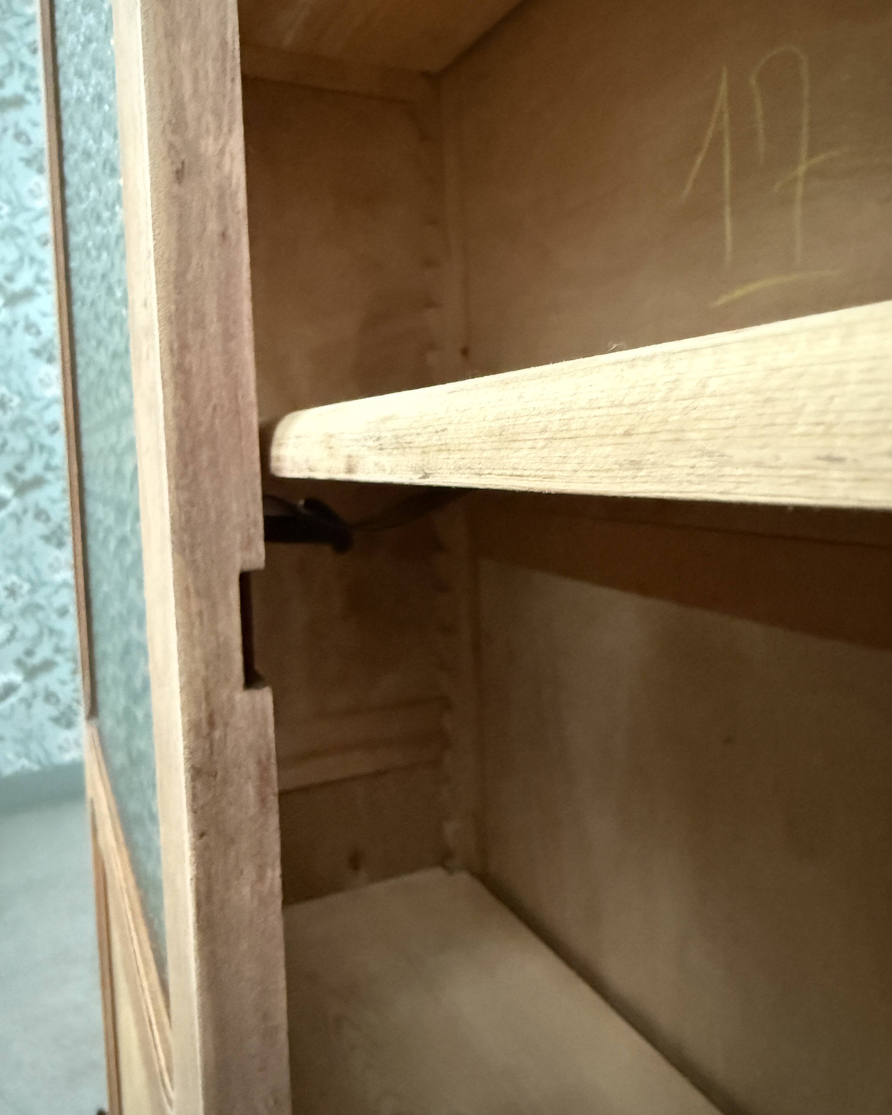Armoire vitrée vintage (rénovée)