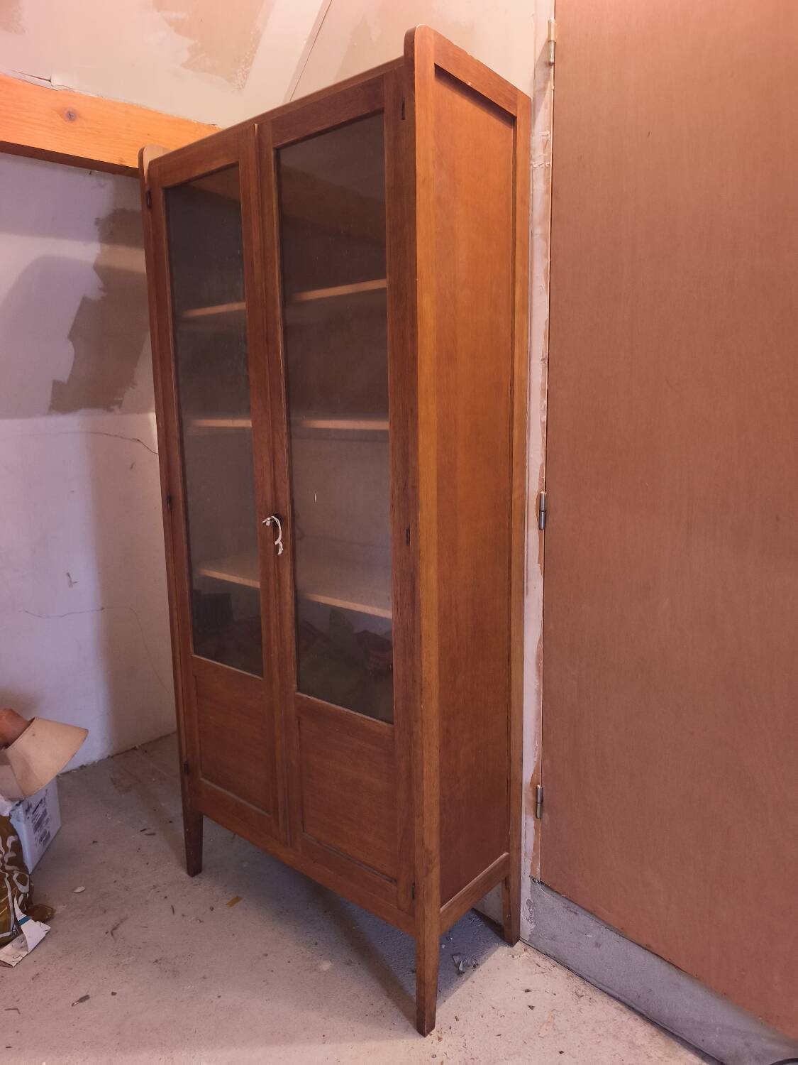 Antique wooden display cabinet – vintage spirit / 1950s