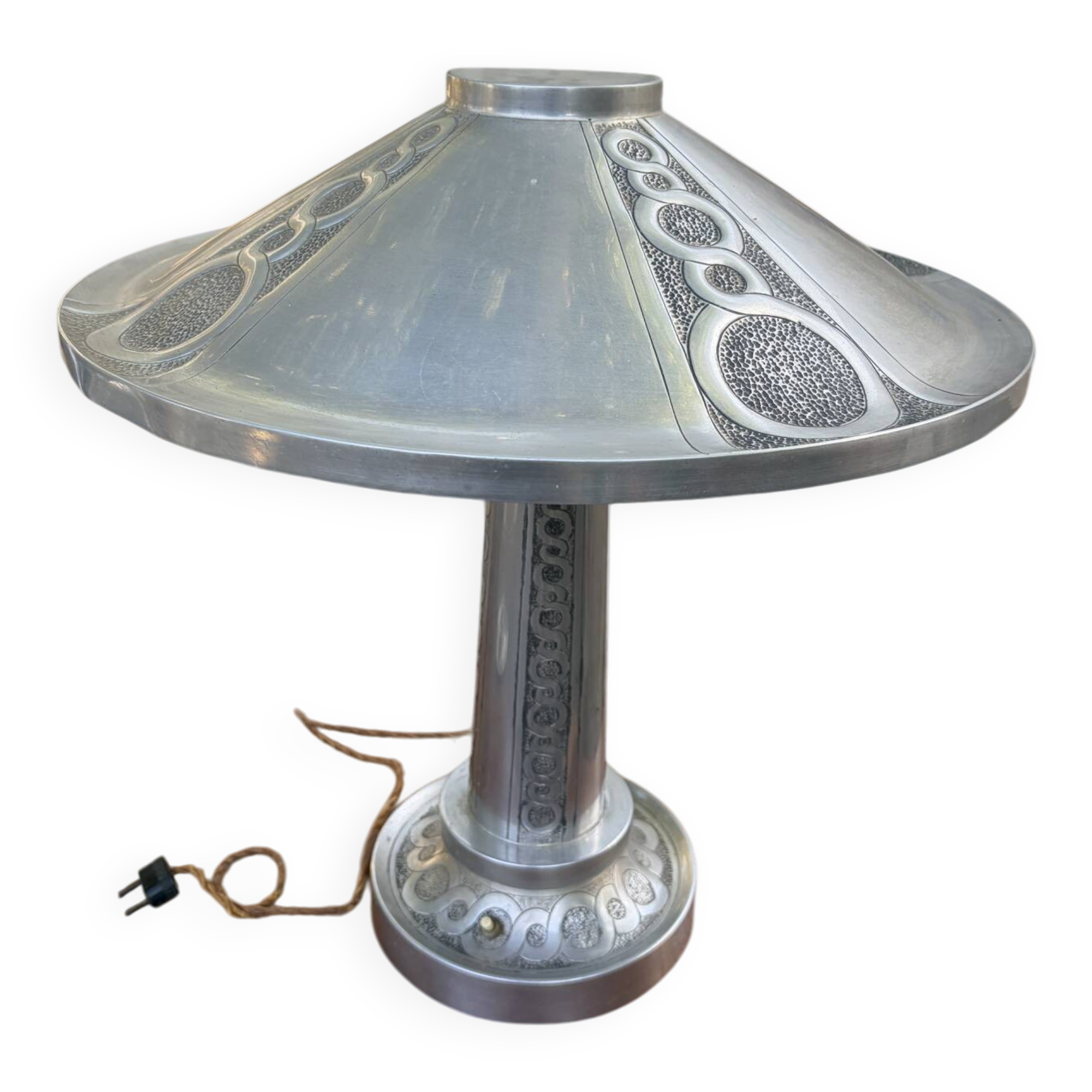 Monumental Art Deco table lamp in relief, France, circa 1920.
