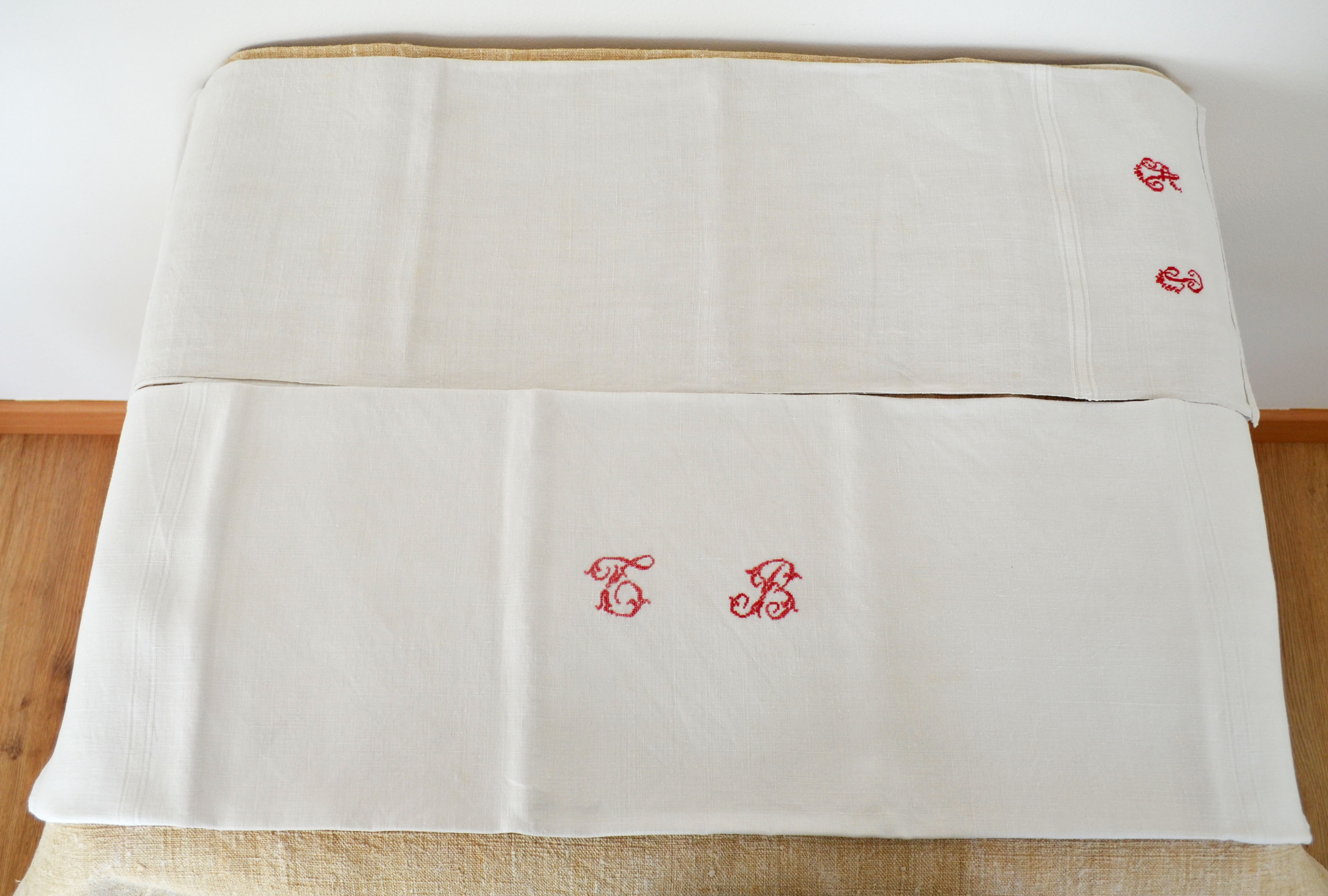 7 serviettes de table anciennes monogrammées