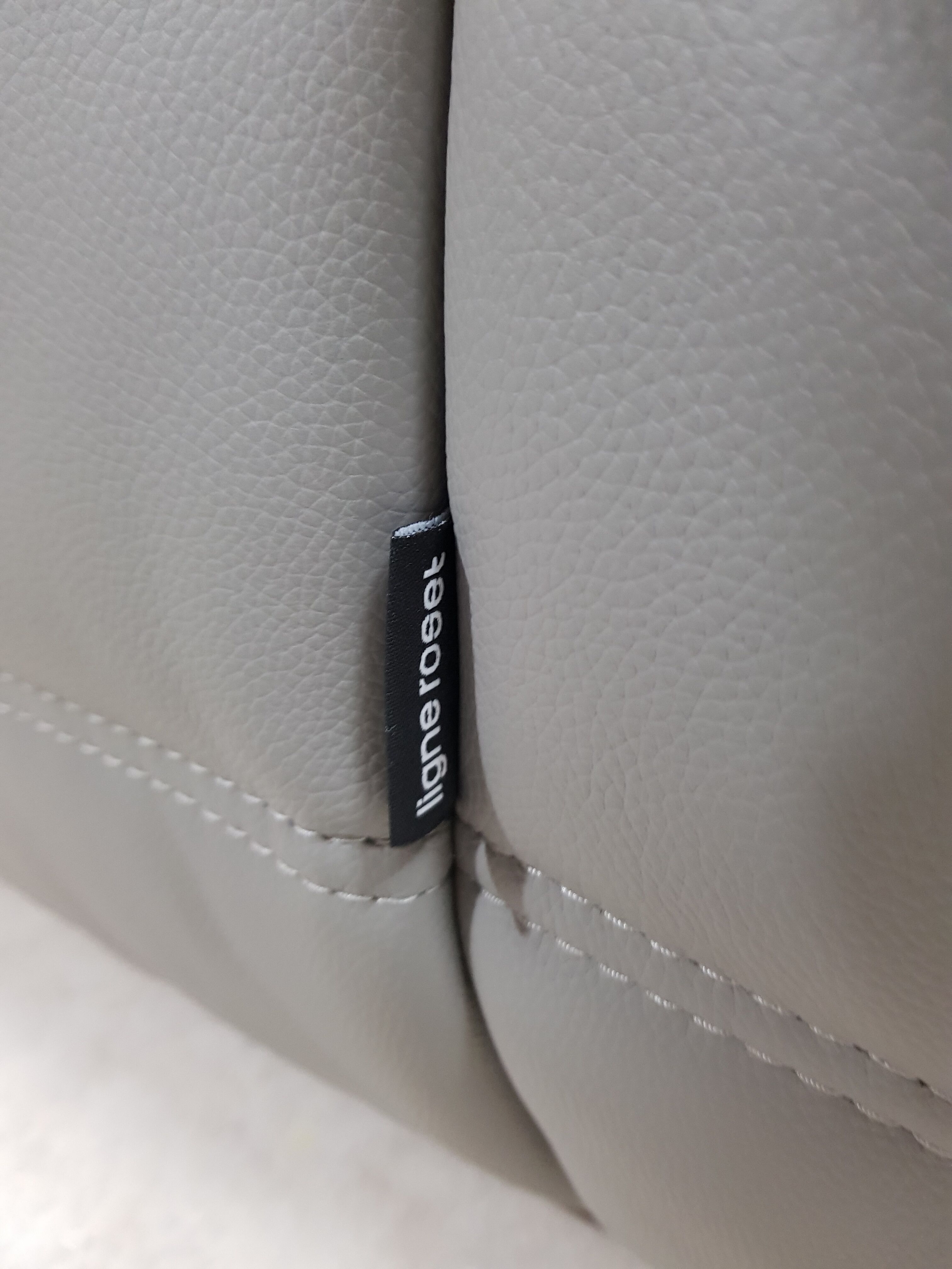 Michel Ducaroy's 2-seater mouse grey leather sofa for Ligne Roset