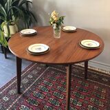 Extendable vintage roundtable