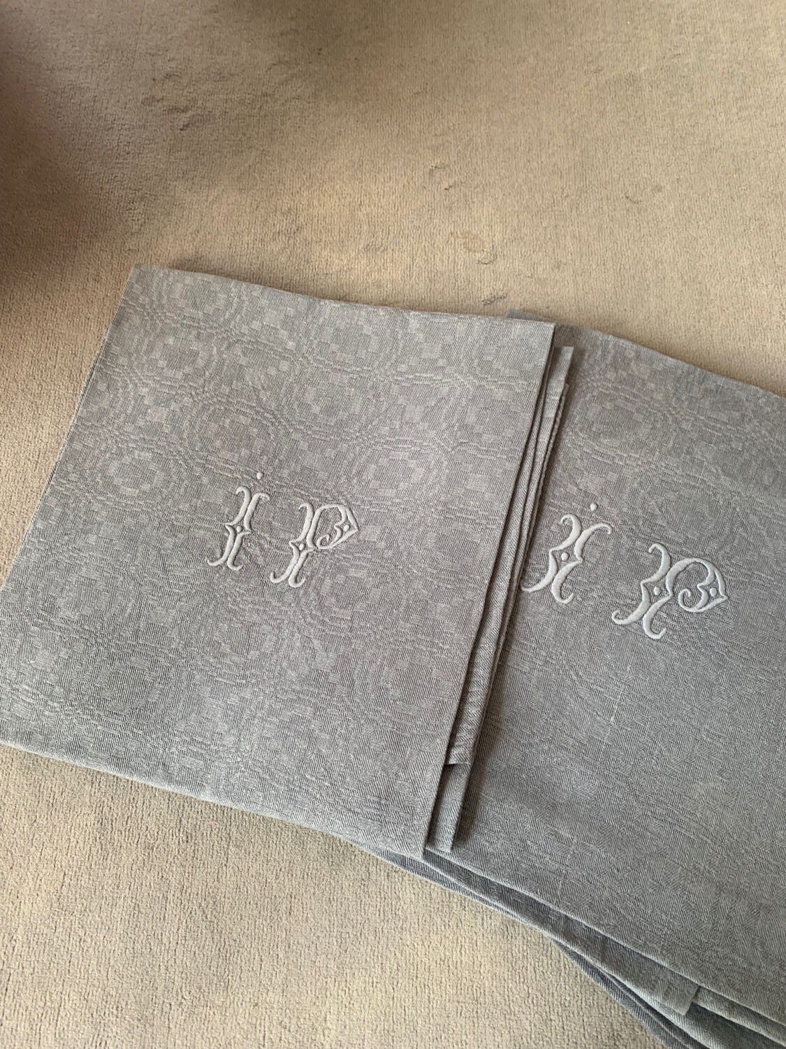 Serviettes de table anciennes - Sophie Antoine