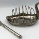Porte-toast beurrier plateau métal argenté forme cygne avec couteau à beurre