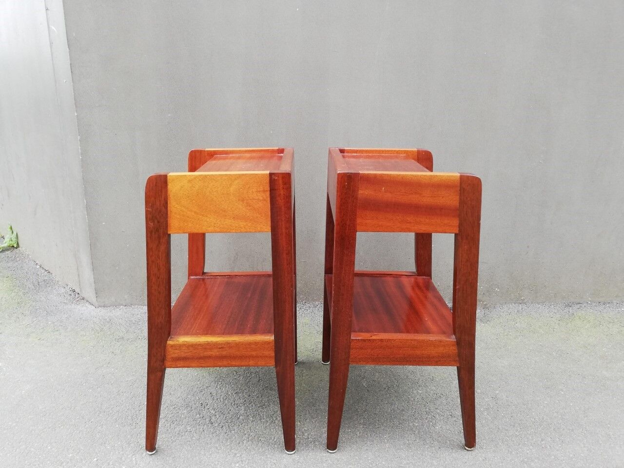 Paire de tables de chevet années 50